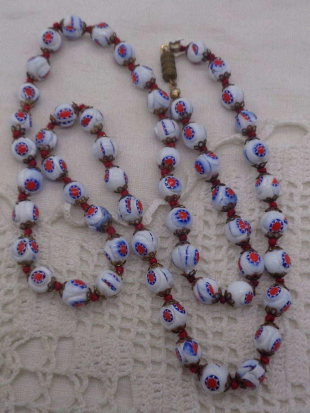 Vintage White Venetian MILLEFIORI Glass BEAD NECKLACE Murano